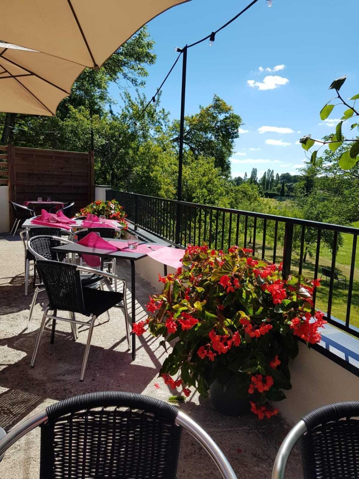 Auberge D'Ici Et D'Ailleurs Cressensac-Sarrazac Екстериор снимка